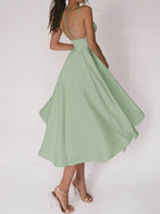 Phaedra™️ – Kleid mit Allure-V-Ausschnitt