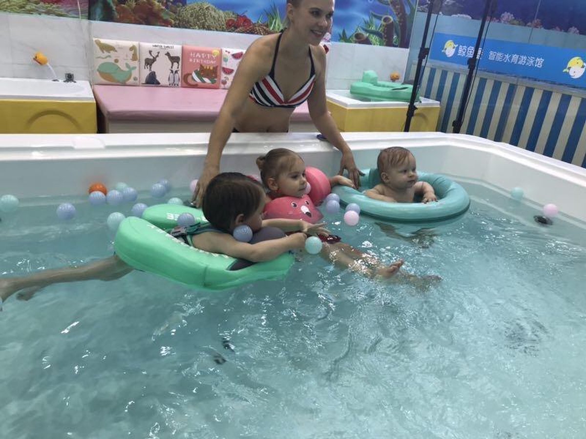 SafeSwim Pro – Baby spielt sicher und glücklich im Wasser