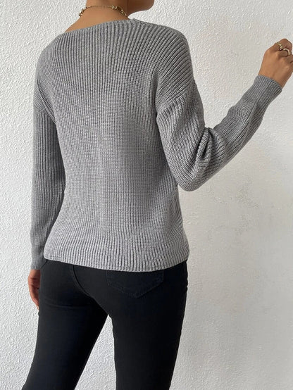 Lolanthe™ – Grauer Strickpullover mit V-Ausschnitt