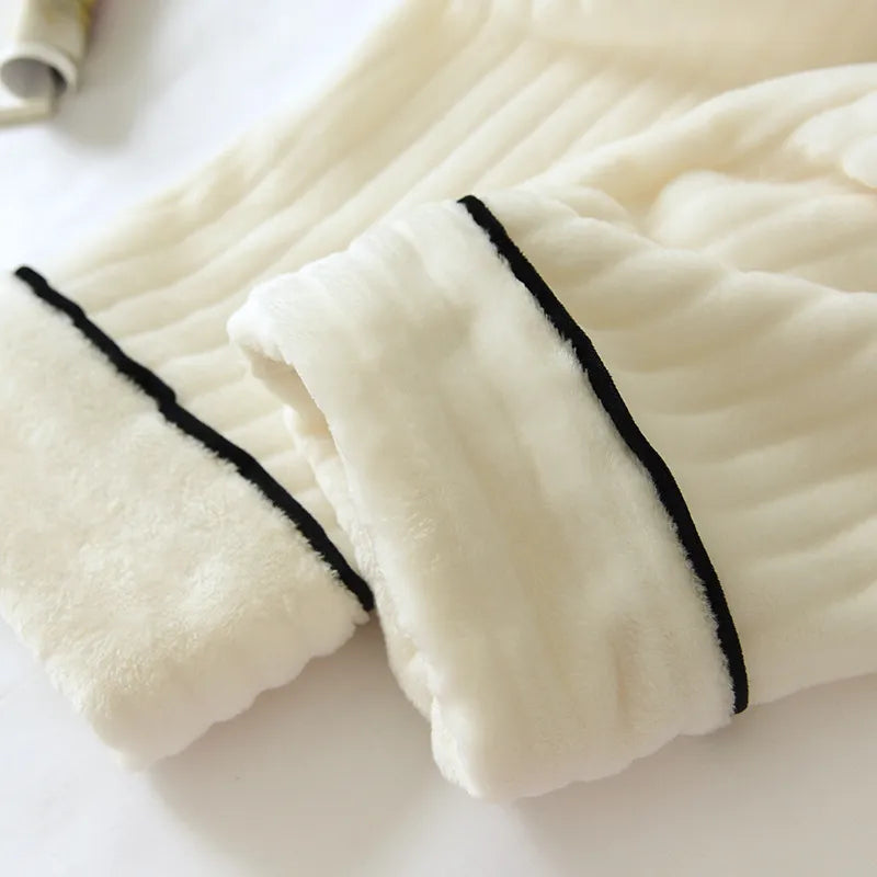 Mila SnuggleSuit Pyjamas | Weich und bequem