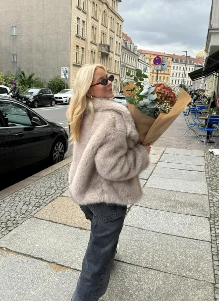 Sofiay | Trendy jas van imitatiebont