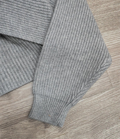 Lolanthe™ - Grey Knitted V-Neck Sweater