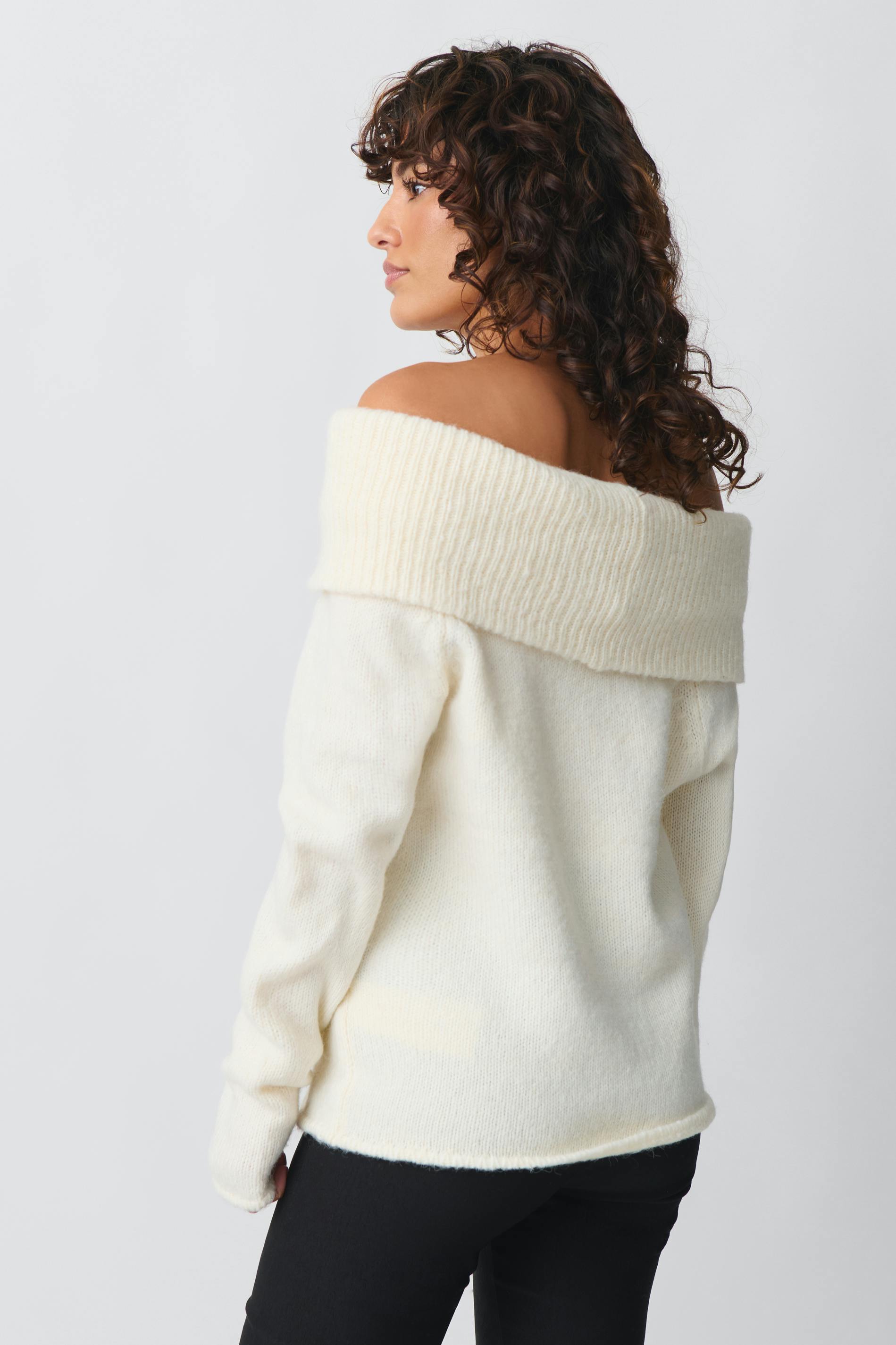 Stephanie - Off Shoulder Comfort Sweater