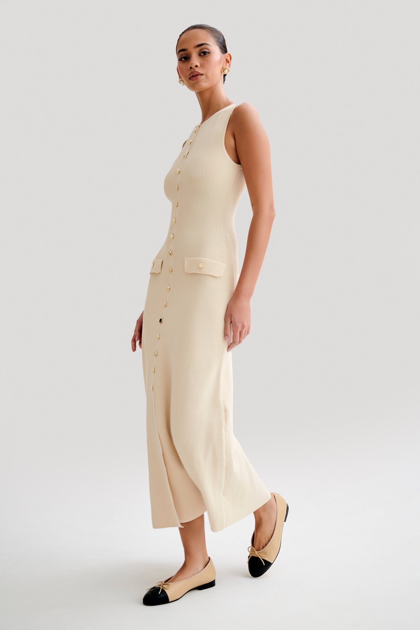 Sarai™ - Sleeveless Buttoned Maxi Dress