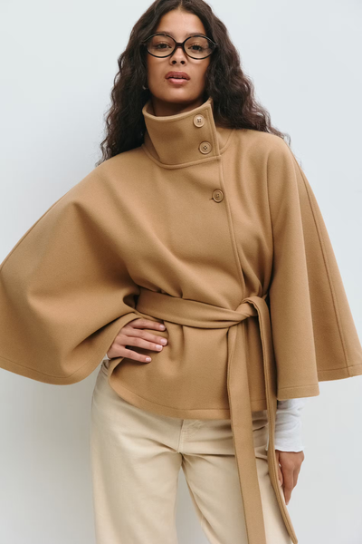 Loreza Capejas | Elegante Damesjas met Ceintuur & Hoge Kraag