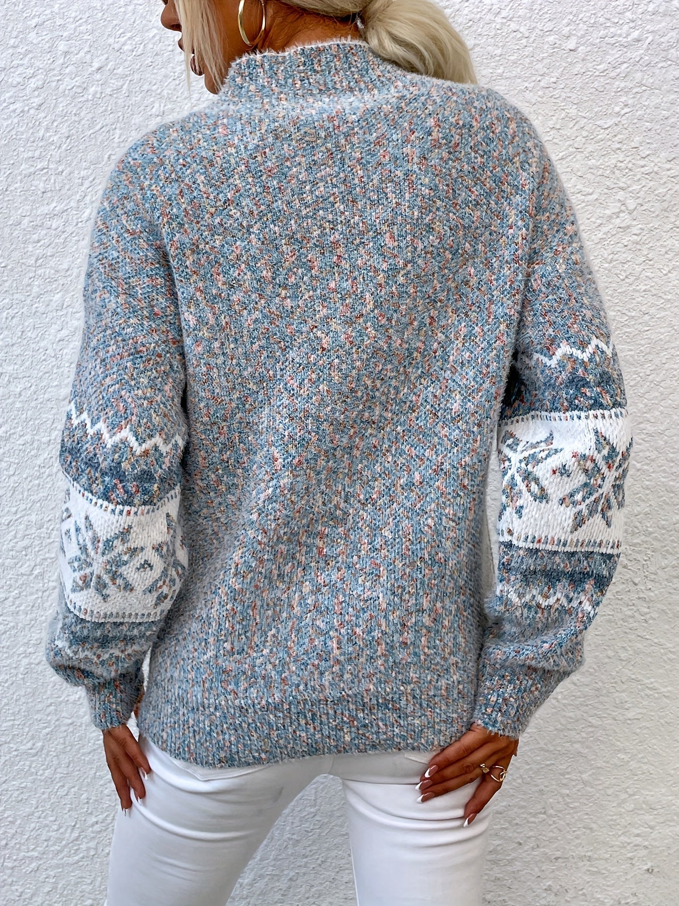 Noa Beaumont | Luxurious Knitted Sweater with Snowflake Pattern