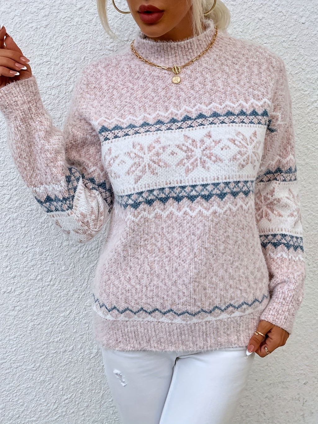 Noa Beaumont | Luxurious Knitted Sweater with Snowflake Pattern