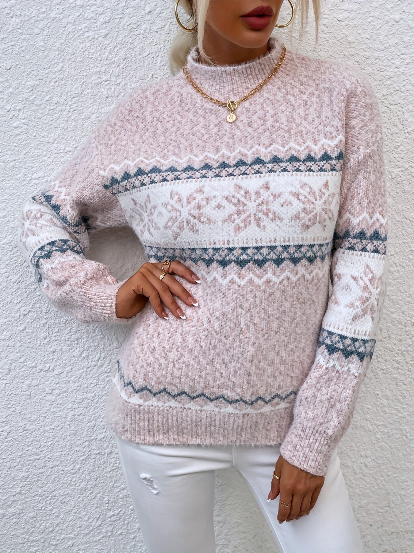 Noa Beaumont | Luxurious Knitted Sweater with Snowflake Pattern