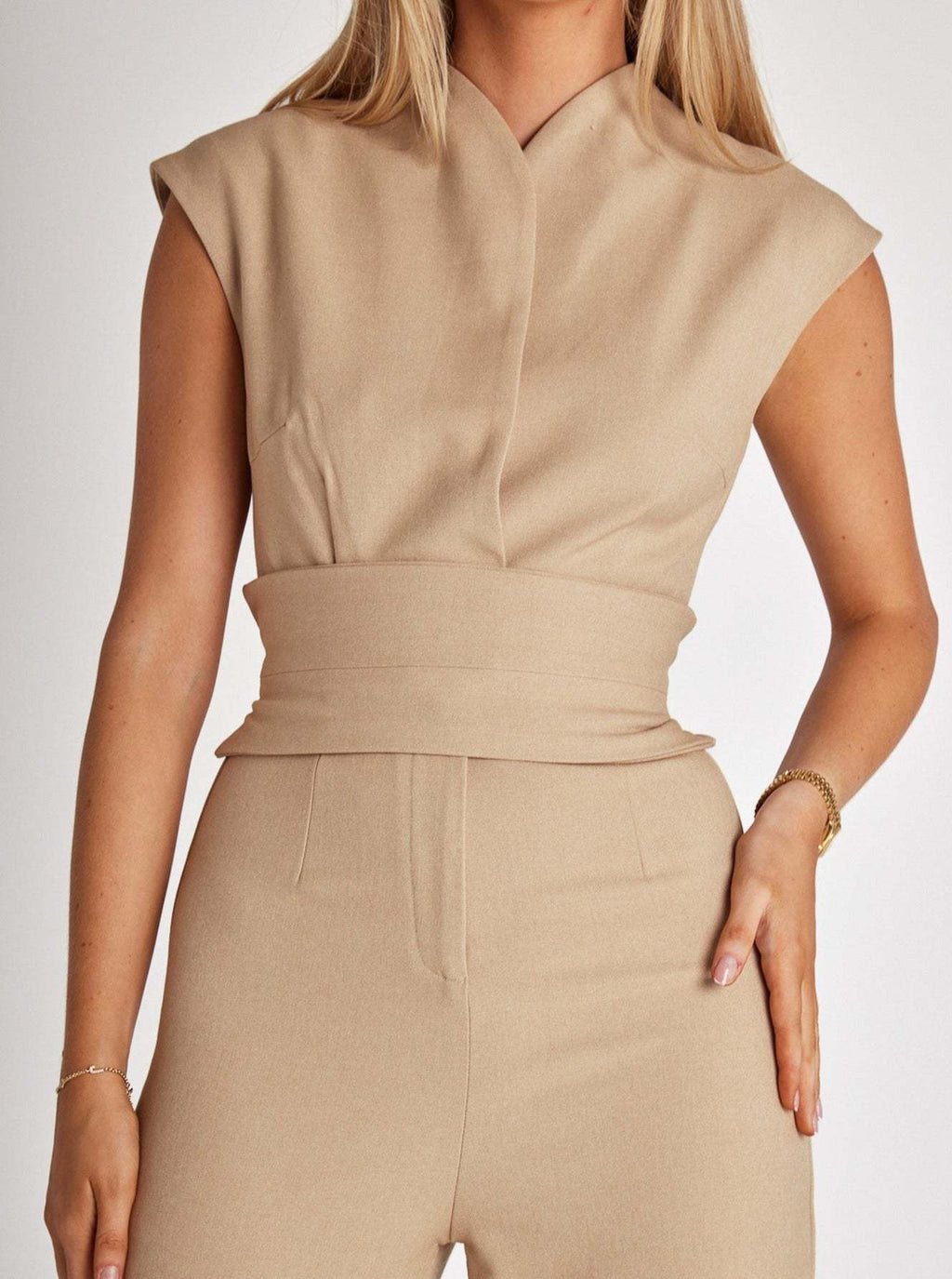 Estria™ | Mouwloze jumpsuit met wijde pijpen 2026