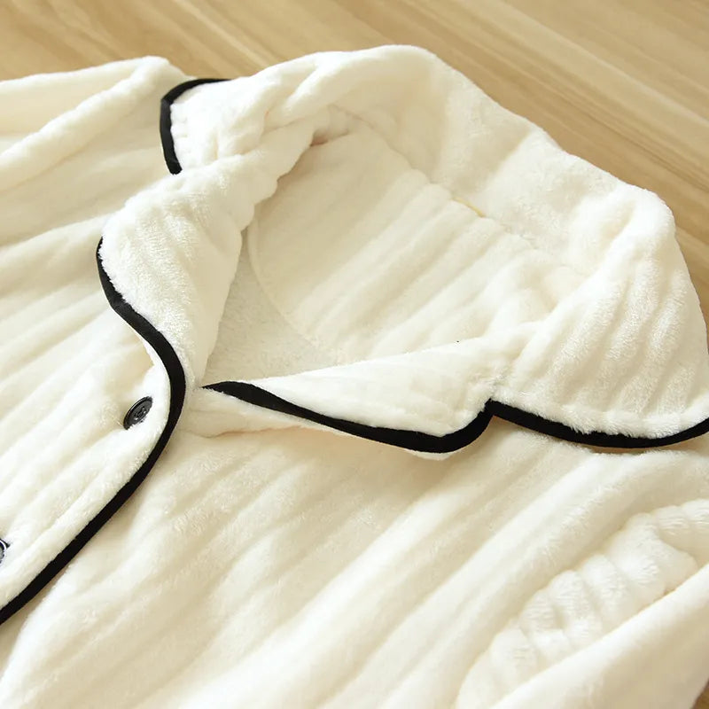 Mila SnuggleSuit Pyjamas | Weich und bequem