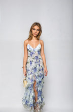 Elena – Langes, fließendes Kleid mit Rüschen und Blumendruck