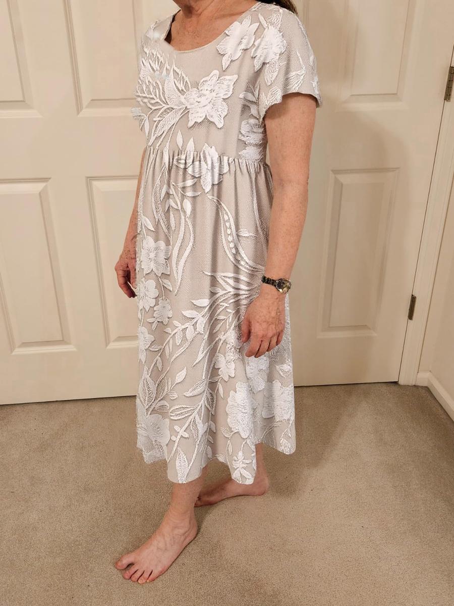 Maëlle – Klassisches bedrucktes Midikleid mit Seitentaschen 