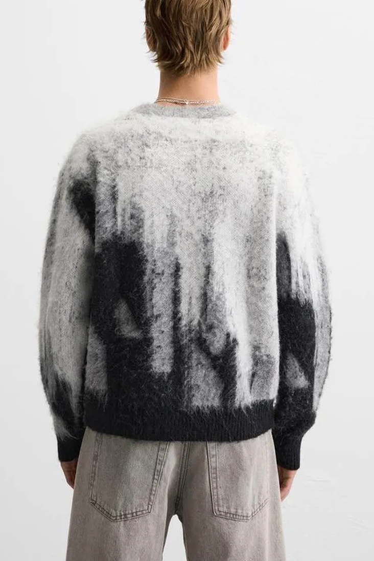 Lachlan™ | Luxurious sweater with abstract design
