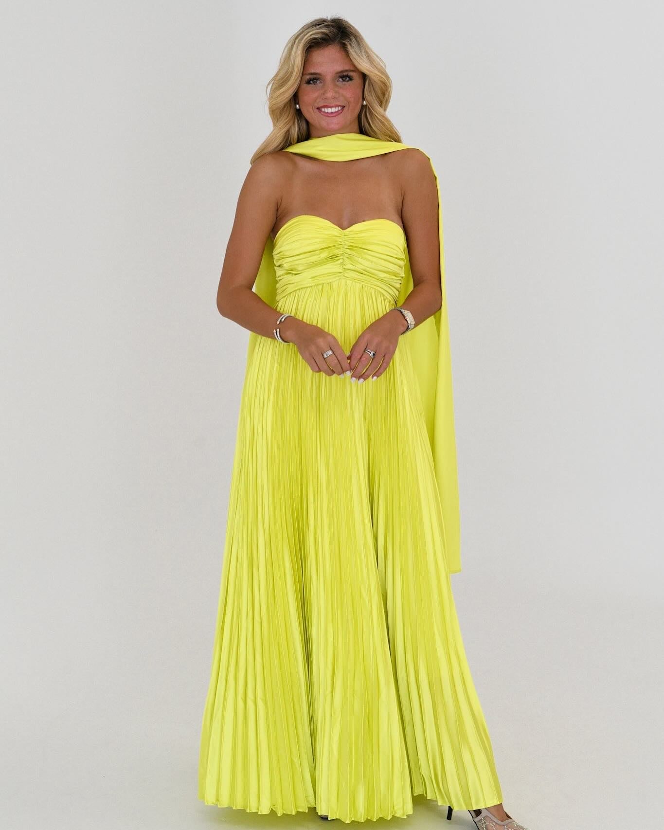 Brienne | Gelbes plissiertes trägerloses Maxikleid