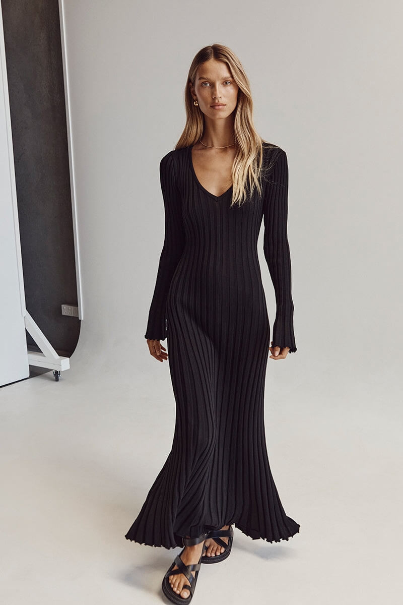 Maria™ | Knitted Midi Dress With V-neck