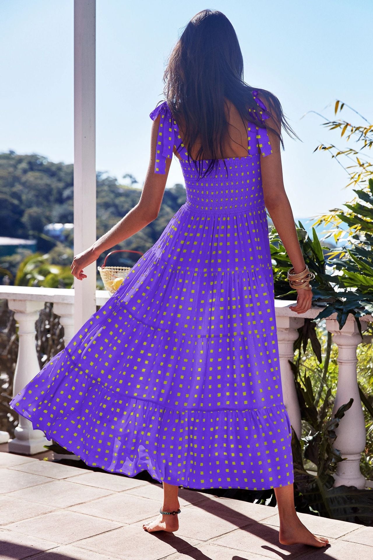 Viraelis – Luftiges Midikleid mit Smok-Detail