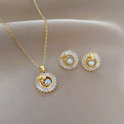 Pearl Shine Jewelry Set: Necklace and Earrings