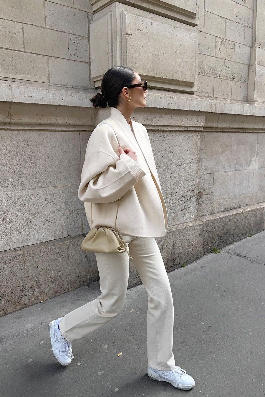 Minimalistische Jacke mit Stehkragen