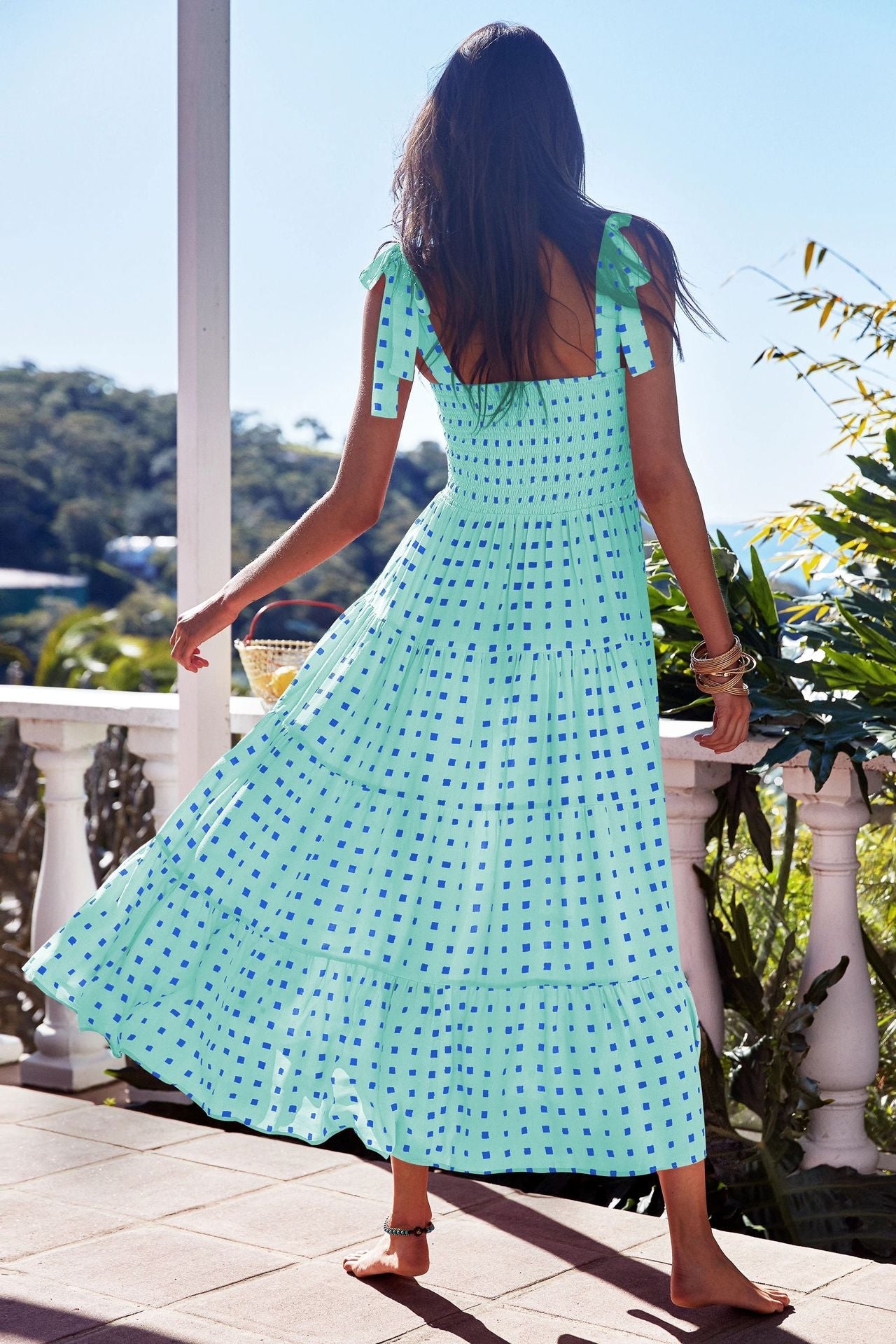 Viraelis – Luftiges Midikleid mit Smok-Detail