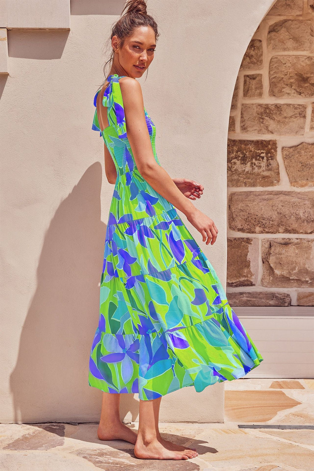 Viraelis – Luftiges Midikleid mit Smok-Detail