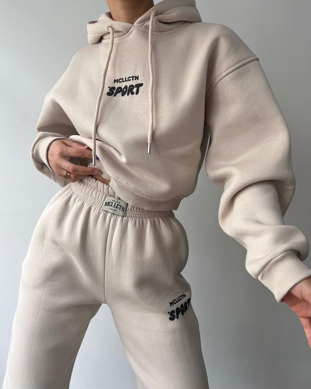 Elora Lounge-Set | Luxuriöser Damen-Trainingsanzug mit Kapuze