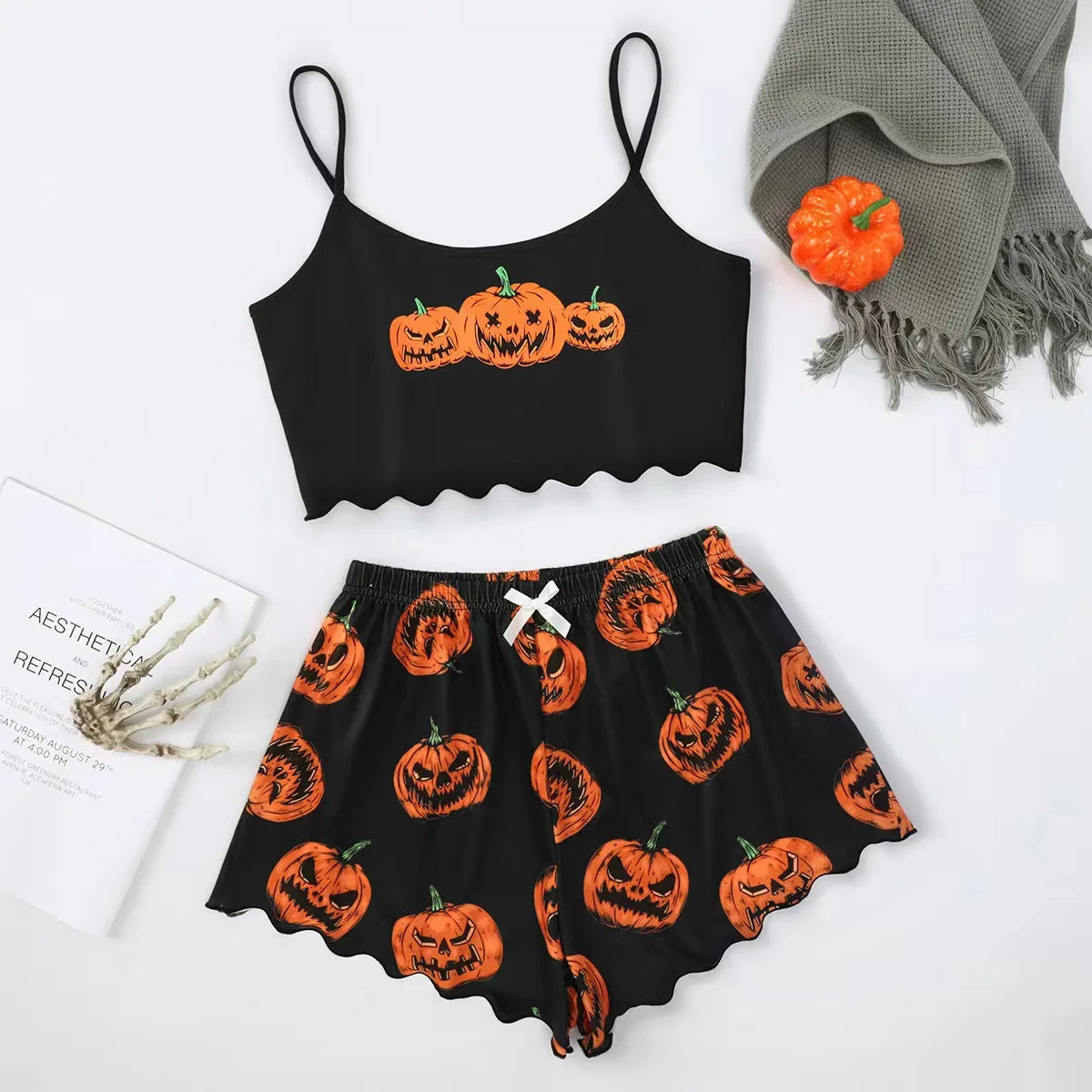 Damen-Pyjama-Set mit Halloween-Kürbis-Skelett-Print, Cami-Oberteil und kurzer Nachtwäsche und Loungewear mit Salatbesatz 