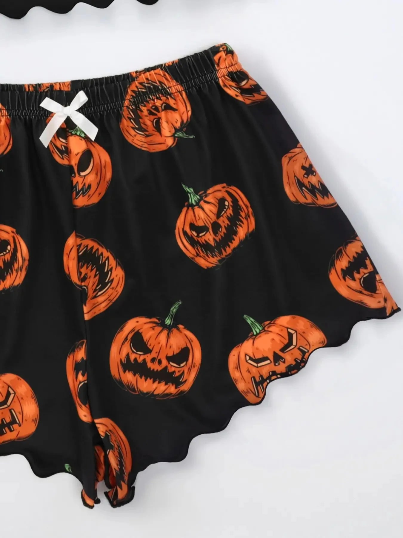 Damen-Pyjama-Set mit Halloween-Kürbis-Skelett-Print, Cami-Oberteil und kurzer Nachtwäsche und Loungewear mit Salatbesatz 