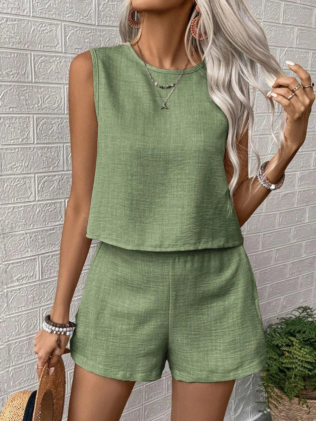 Linda - Summer set with Sleeveless top and shorts