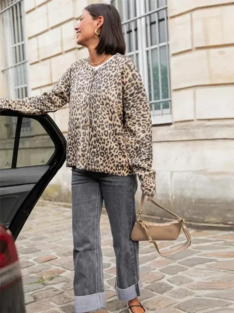 Claire - Strickjacke mit Panther-Print 