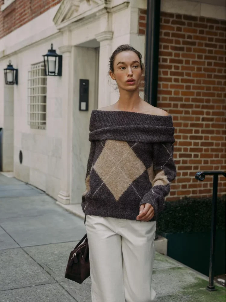 Elviane | Off-Shoulder Knitted Sweater with Argyle Pattern