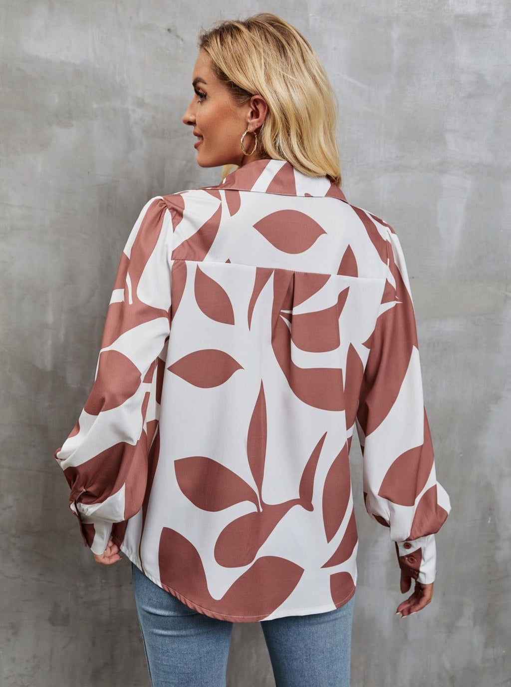 Leontine™ - Button closure and abstract print