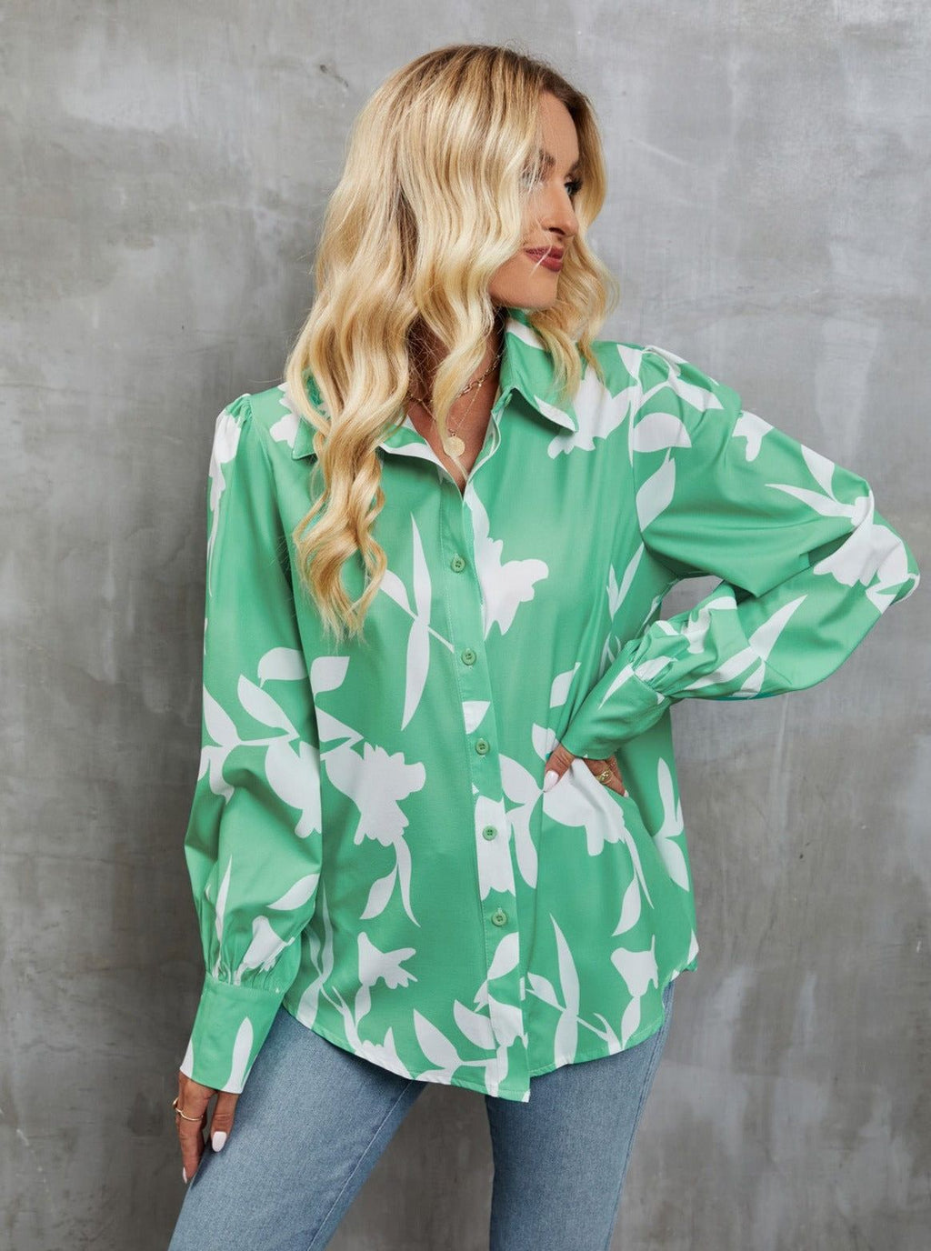 Leontine™ - Button closure and abstract print