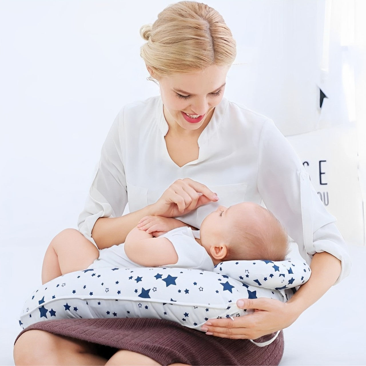 TomHug Nursing Pillow 