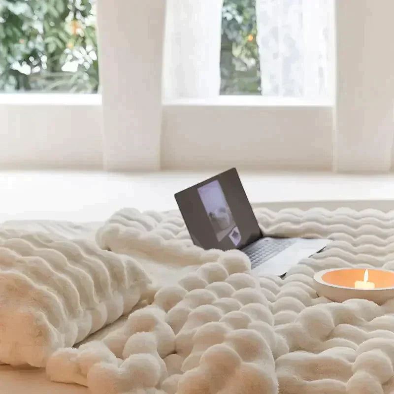 CozyFluff™ | Warm Plush Wool Blanket