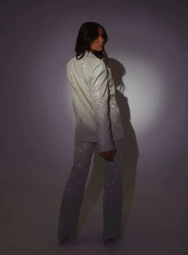 Alexa Party Suit™ – Strahlen Sie in dieser Weihnachtszeit