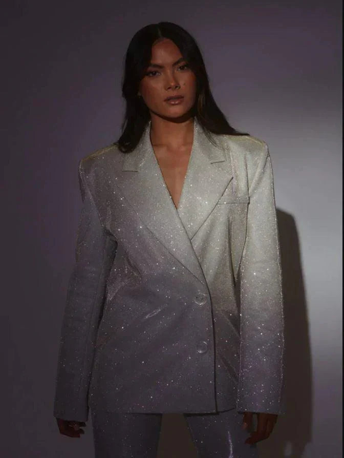 Alexa Party Suit™ – Strahlen Sie in dieser Weihnachtszeit