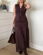 Manelia | Gouden knoop gebreid vest en lange rok