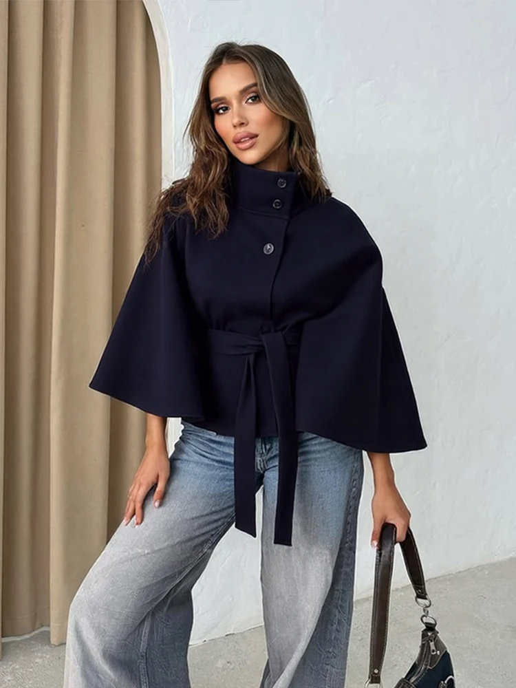 Cape-Mantel für Damen – Wollmischung – Locker sitzendes Modell – Hoher Kragen – Gürtel in der Taille