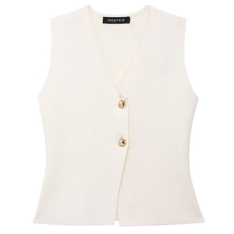 Manelia | Strickjacke und langer Rock mit goldenen Knöpfen