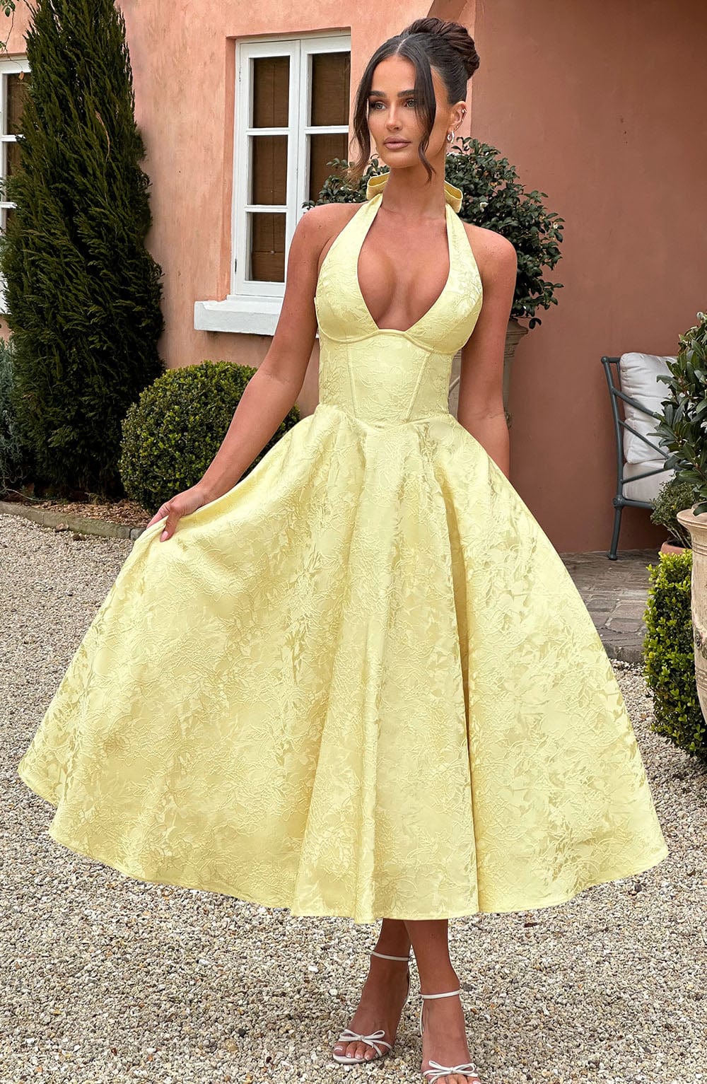 Esmeralda | Neckholder-Midikleid mit Ärmeln