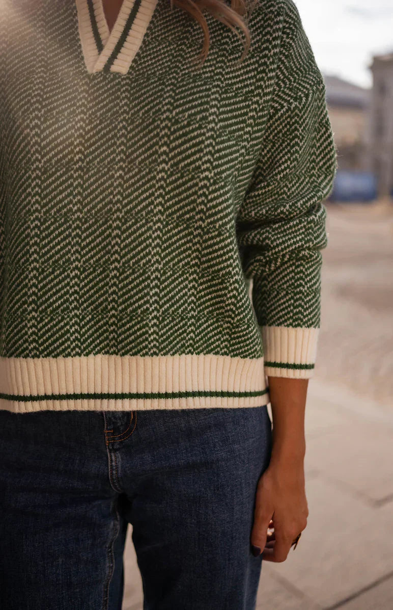 EMILIA™ | DE GROENE V-NECK PULLOVER
