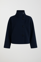 Norava | Korte Herfstjas met Kraag en Knoopsluiting