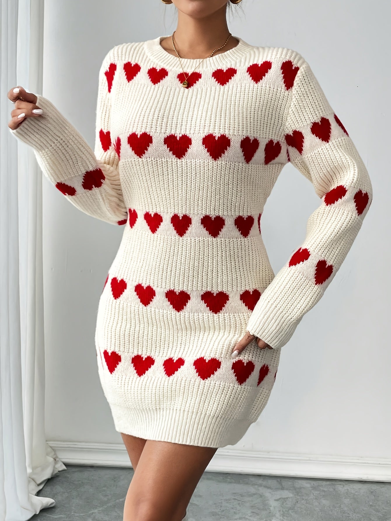 Lotte | Stilvolles Strickkleid mit Herzmuster