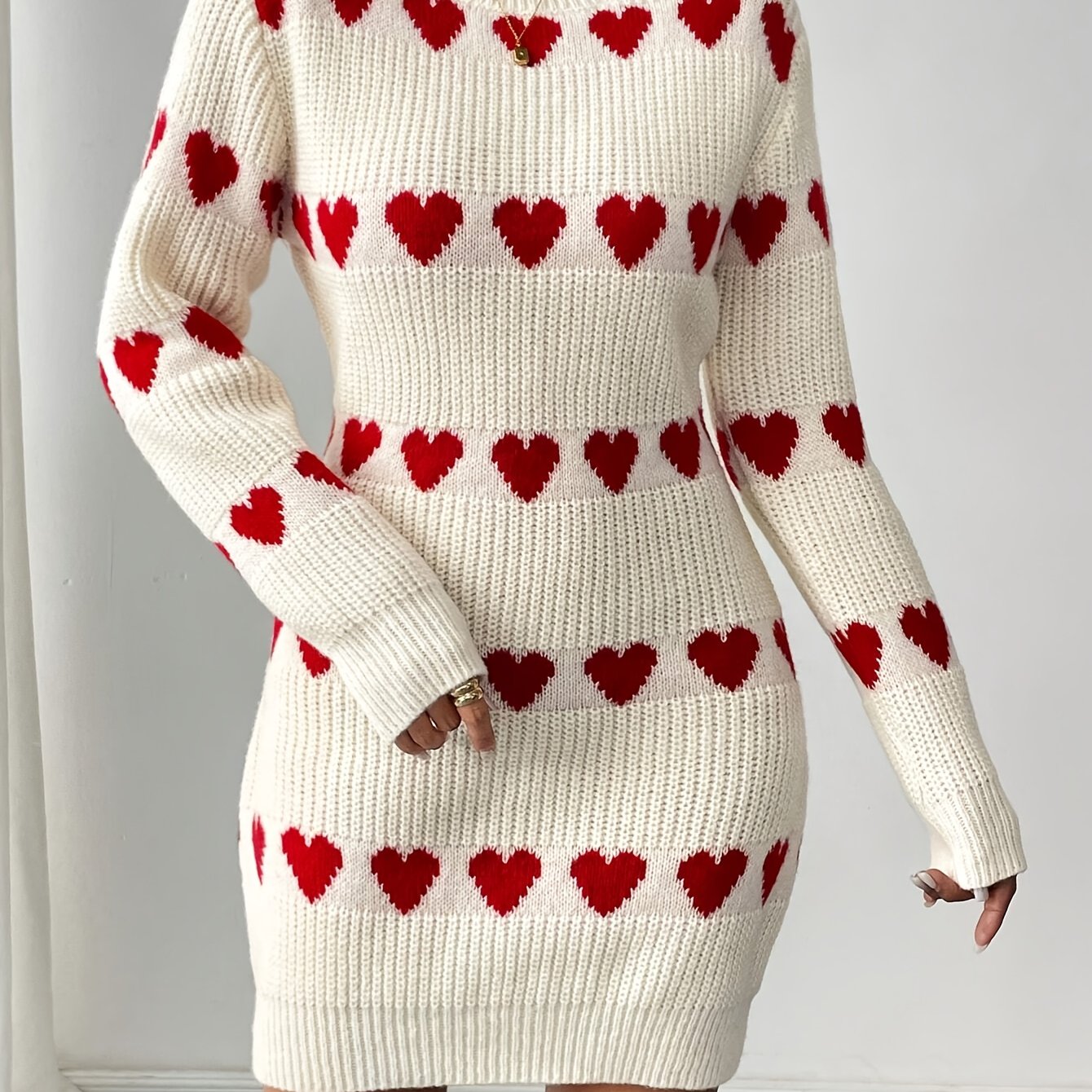 Lotte | Stilvolles Strickkleid mit Herzmuster