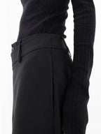 Farah™ – Weite schwarze Hose mit asymmetrischem Design