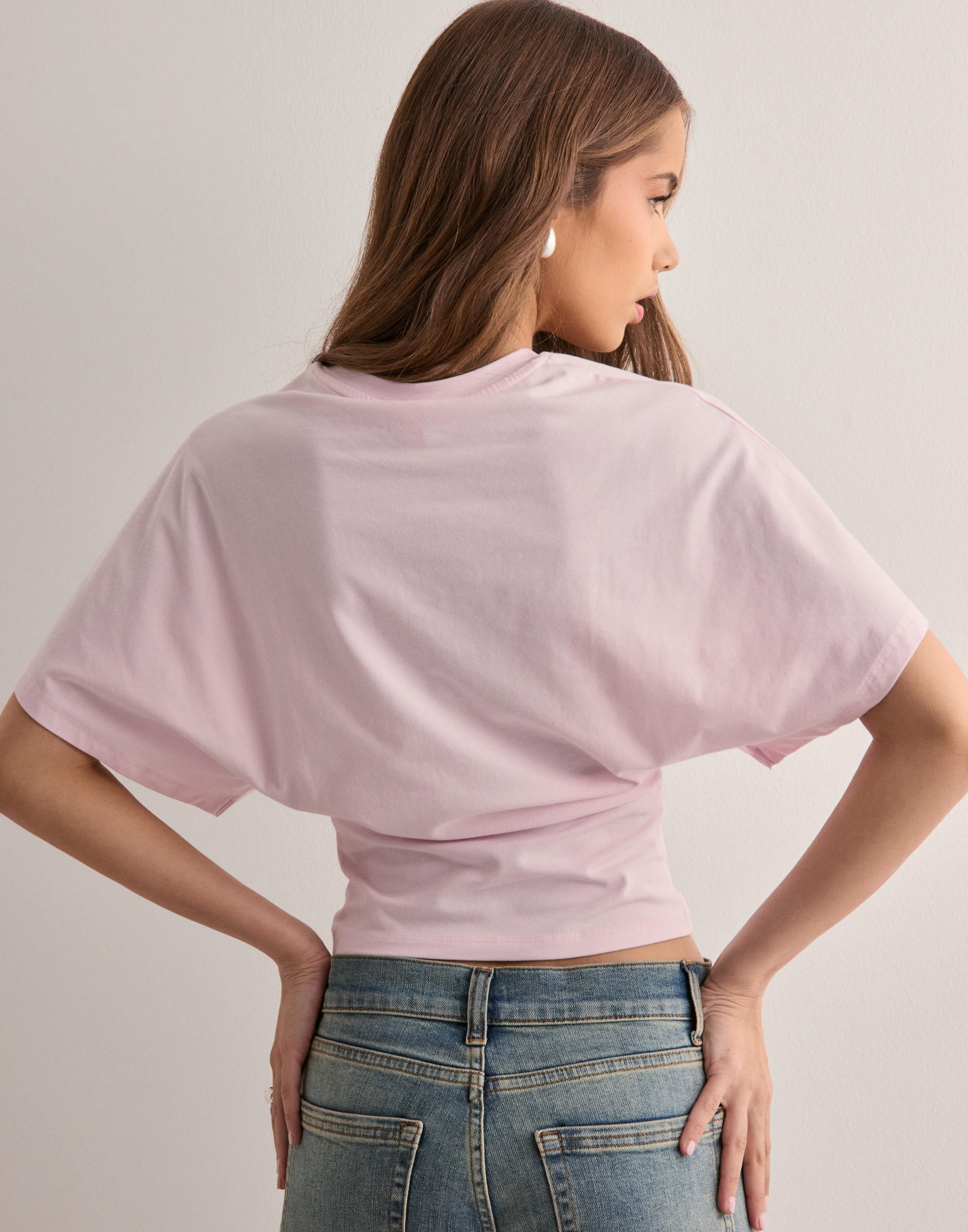 ICON-T-SHIRT MIT WEITEM ÄRMELN