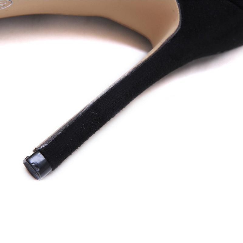 Funkelnde kniehohe Stiefel mit Diamantimitationen